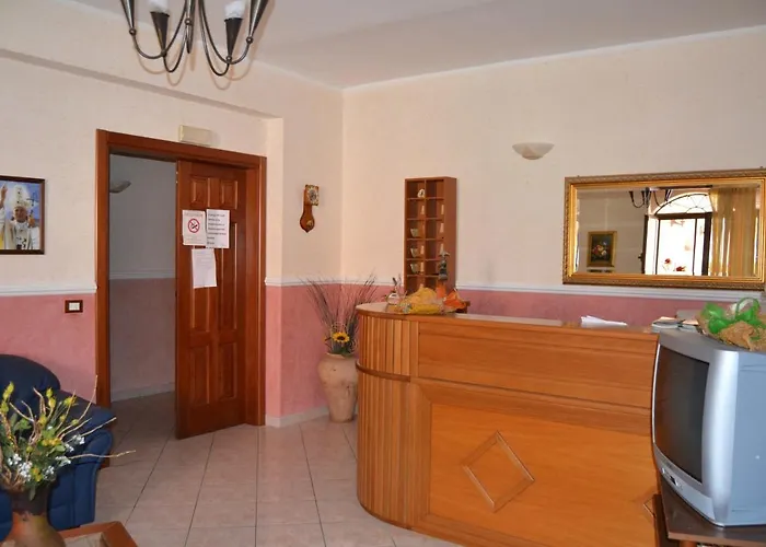 勒阿文尼尔餐厅酒店 酒店 吉泽利亚