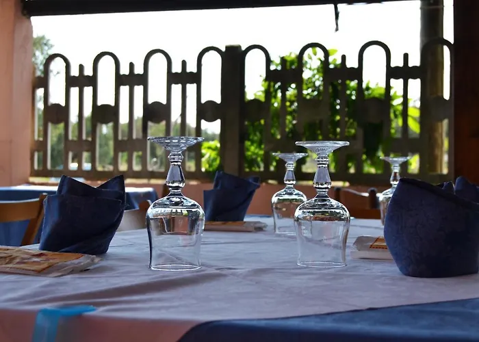 勒阿文尼尔餐厅酒店