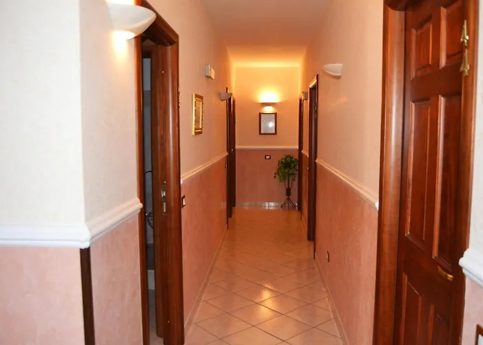 酒店 勒阿文尼尔餐厅酒店 3*