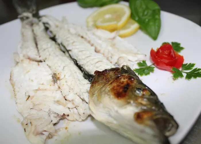 勒阿文尼尔餐厅酒店 3* 吉泽利亚