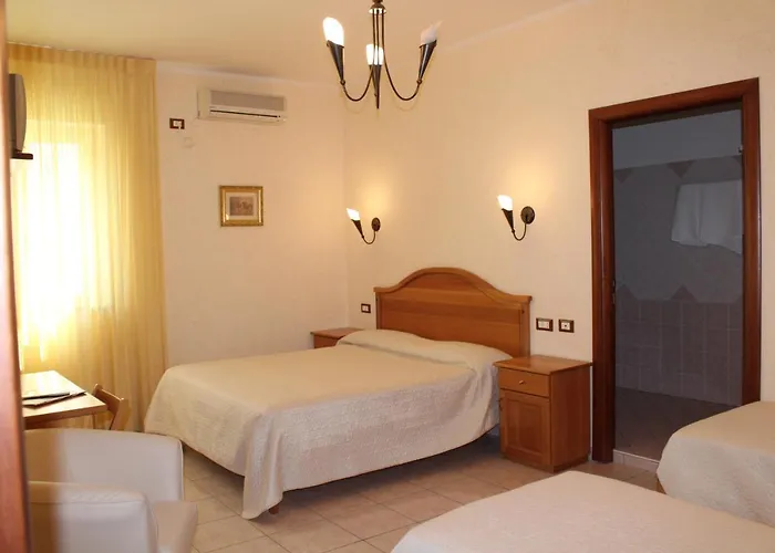 酒店 勒阿文尼尔餐厅酒店