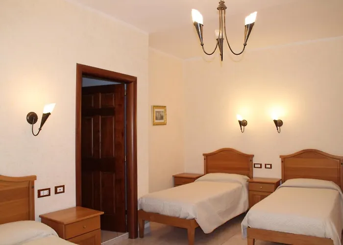 酒店 勒阿文尼尔餐厅酒店