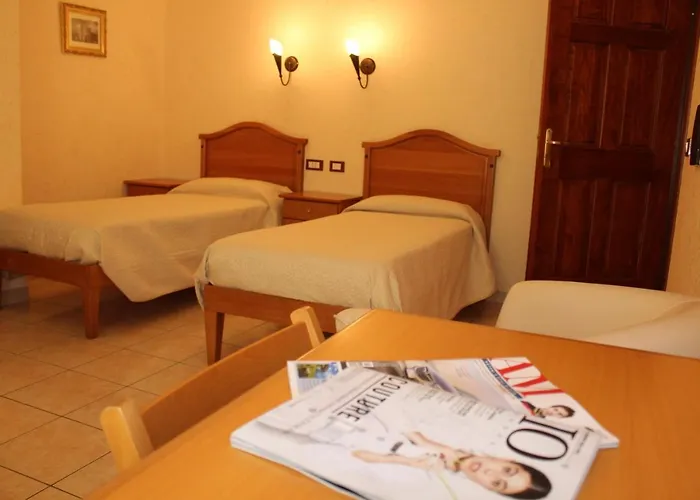 勒阿文尼尔餐厅酒店 酒店 3*