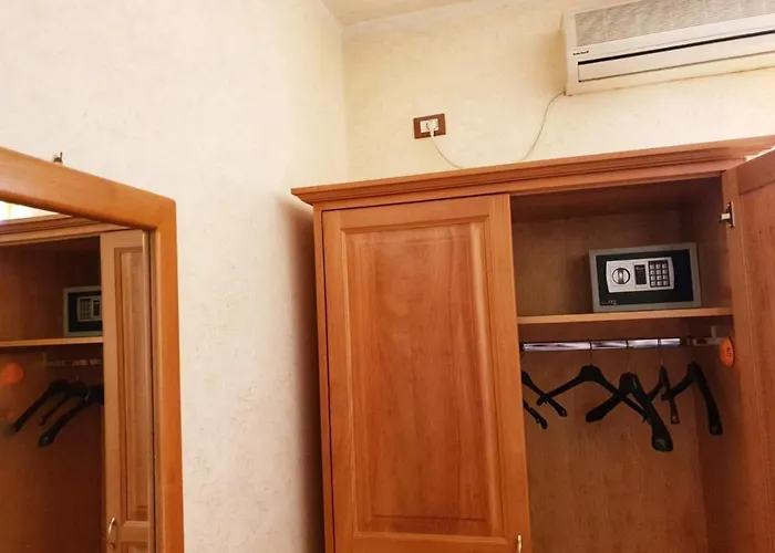 勒阿文尼尔餐厅酒店