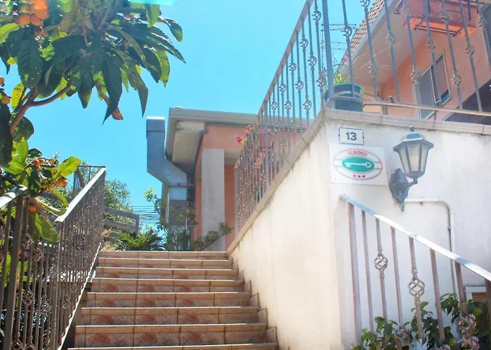 酒店 勒阿文尼尔餐厅酒店