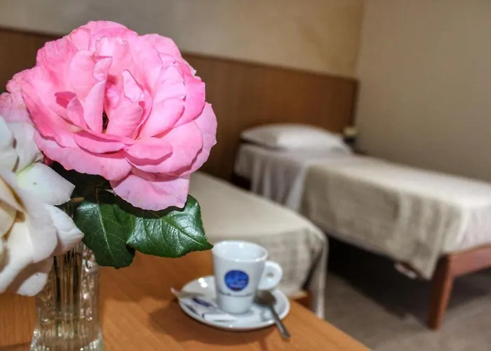 勒阿文尼尔餐厅酒店 酒店 3*