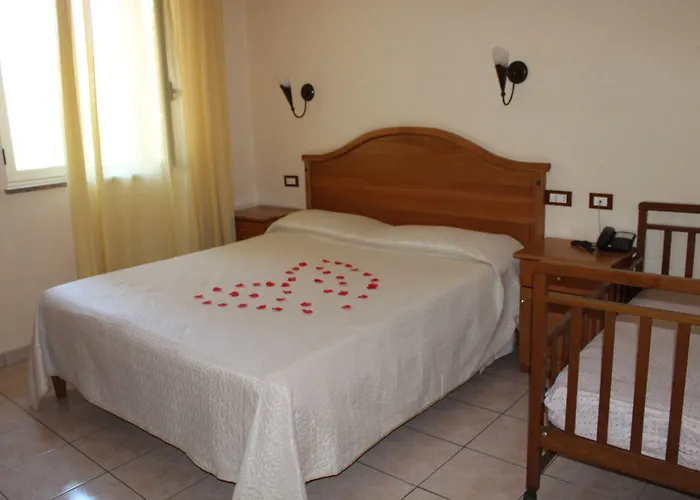 勒阿文尼尔餐厅酒店