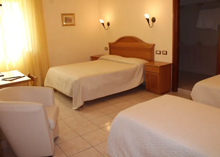 酒店 勒阿文尼尔餐厅酒店 3*