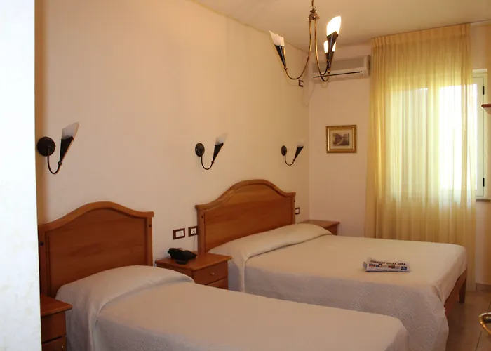 勒阿文尼尔餐厅酒店 酒店 3*