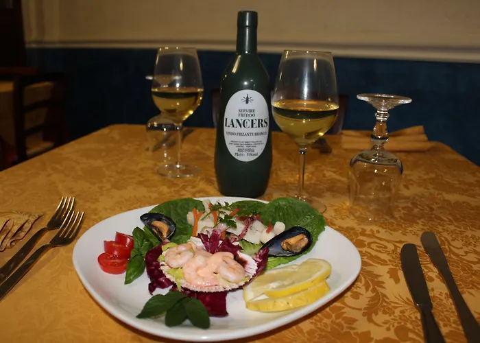 勒阿文尼尔餐厅酒店 3*