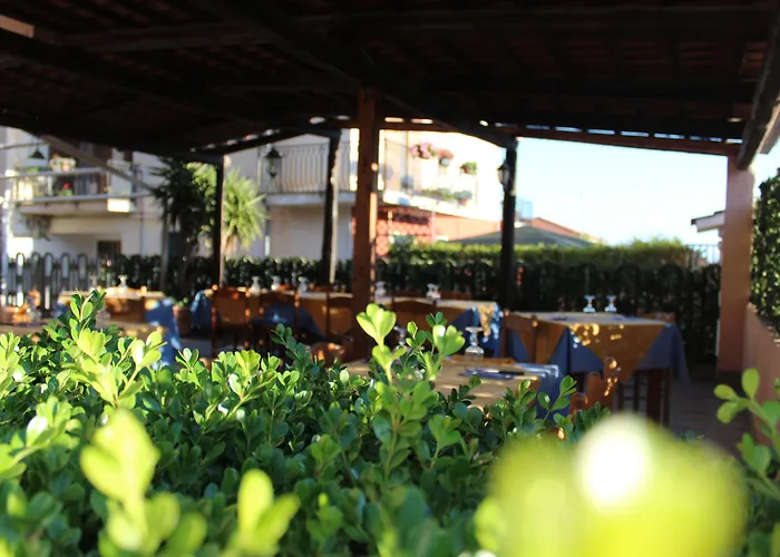 勒阿文尼尔餐厅酒店 酒店