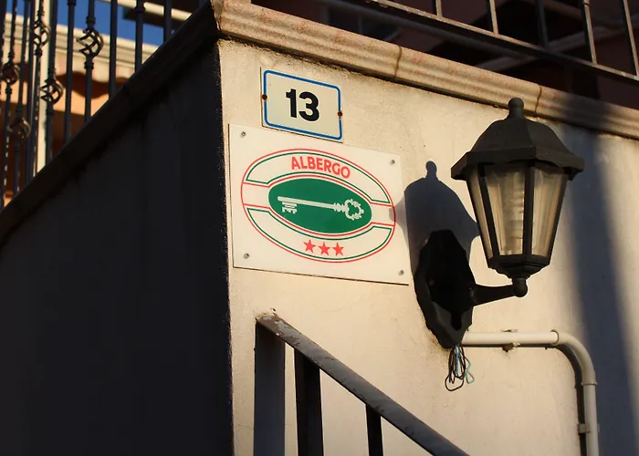 酒店 勒阿文尼尔餐厅酒店