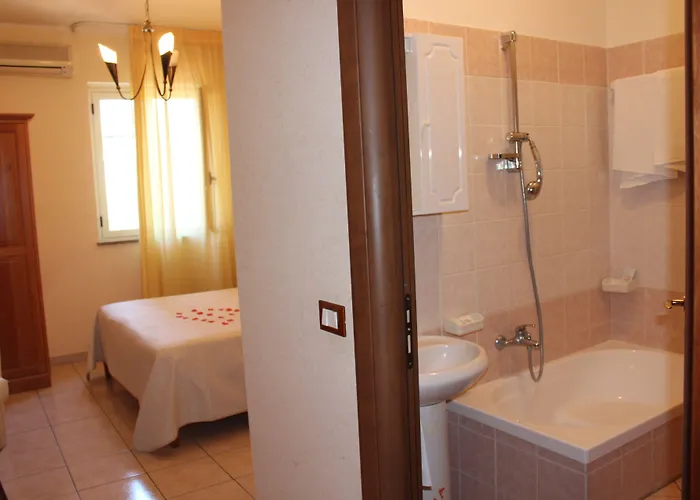 酒店 勒阿文尼尔餐厅酒店 3*