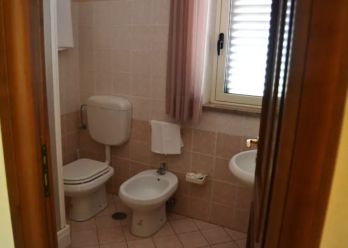 勒阿文尼尔餐厅酒店 酒店